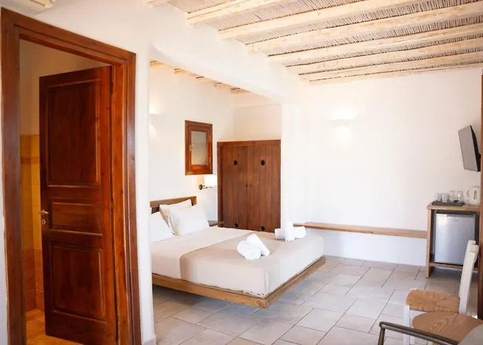 Albatros Club Mykonos 3*