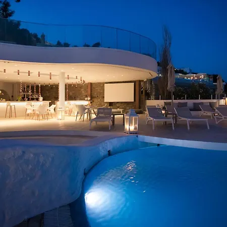Albatros Club Mykonos فندق بانورموس ميكونو