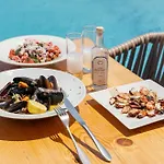 Albatros Club Mykonos Ξενοδοχείο 3*