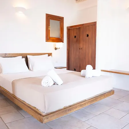 Albatros Club Mykonos 3* Panormos (Mykonos)